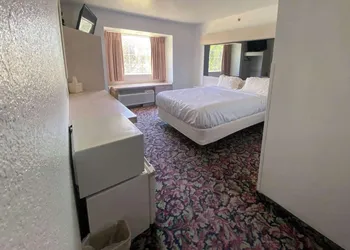 Motel 6 McAlester, OK - South hotel thumbnail 7