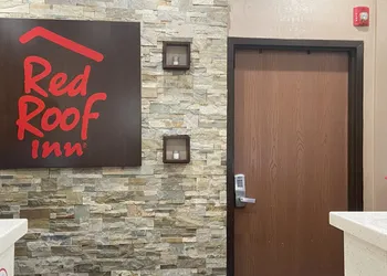 Red Roof Inn Pittsburgh - McKnight Rd hotel thumbnail 4