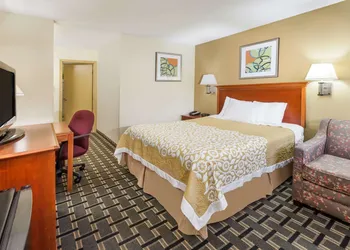 Days Inn by Wyndham Kent - Akron hotel thumbnail 5