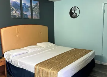 Travel Inn & Suites hotel thumbnail 2