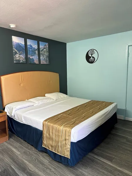 Travel Inn & Suites hotel detail image 2