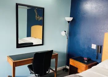 Travel Inn & Suites hotel thumbnail 6