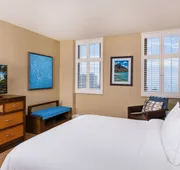 Hilton Grand Vacations Club at Hilton Hawaiian Village hotel detail image 5