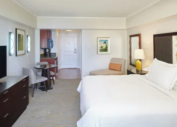 Hilton Grand Vacations Club at Hilton Hawaiian Village hotel thumbnail 7