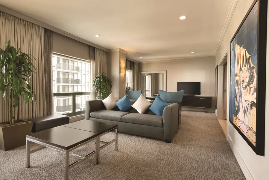 Hilton Chicago/Magnificent Mile Suites hotel detail image 6