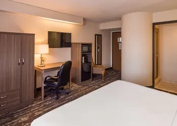 Charlevoix Inn & Suites SureStay Collection by Best Western hotel thumbnail 6