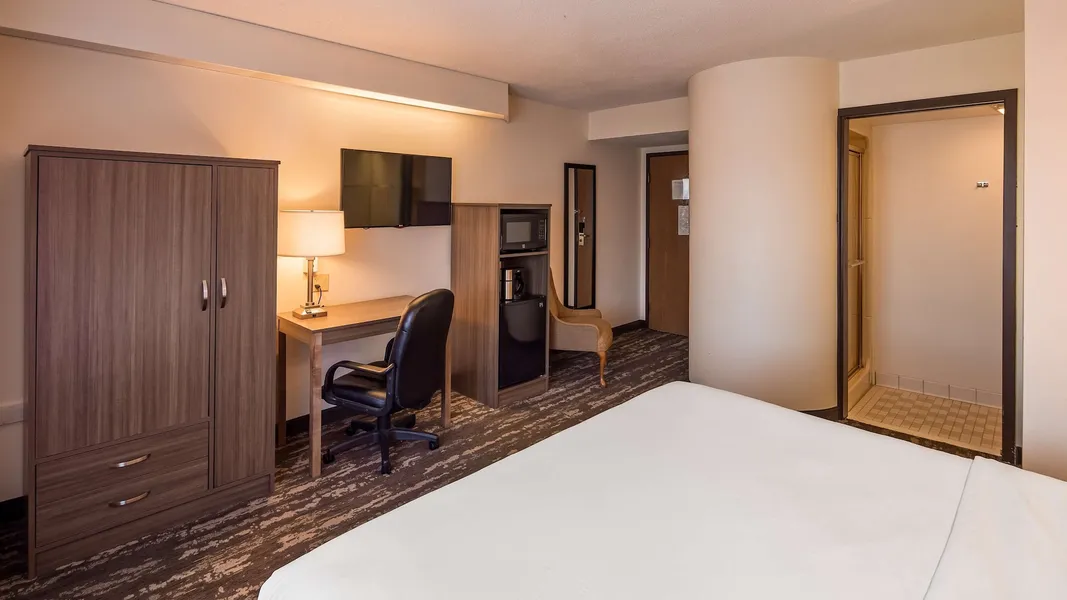 Charlevoix Inn & Suites SureStay Collection by Best Western hotel detail image 6