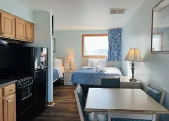 Mariner Inn and Suites hotel thumbnail 7