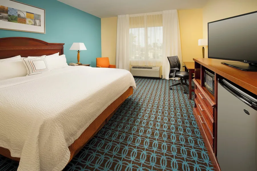Fairfield Inn & Suites by Marriott Marshall hotel detail image 6