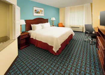 Fairfield Inn & Suites by Marriott Marshall hotel thumbnail 7