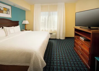 Fairfield Inn & Suites by Marriott Marshall hotel thumbnail 8