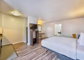 Studio 6 San Antonio, TX - Airport hotel thumbnail 6