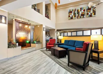 Comfort Suites hotel thumbnail 2