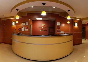 Comfort Suites hotel thumbnail 5