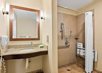 Comfort Suites hotel thumbnail 6