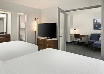 Courtyard by Marriott Chicago Downtown River North hotel thumbnail 6