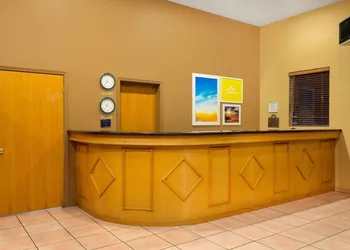 Days Inn by Wyndham Bullhead City hotel thumbnail 3