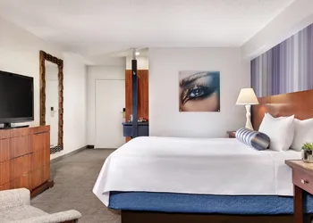 Luxor Hotel and Casino hotel thumbnail 7