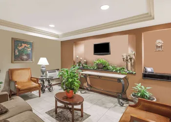 Travelodge Inn & Suites by Wyndham Albany hotel thumbnail 2
