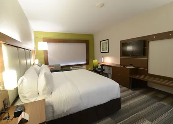Holiday Inn Express & Suites Chicago North Shore - Niles by IHG hotel thumbnail 5