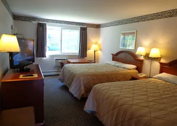 Rodeway Inn Milford - I-84 hotel thumbnail 4