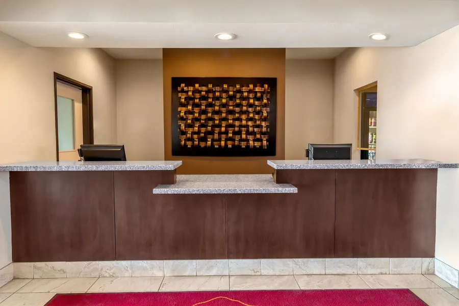 Landmark Suites hotel detail image 2
