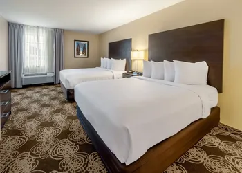 Landmark Suites hotel thumbnail 3