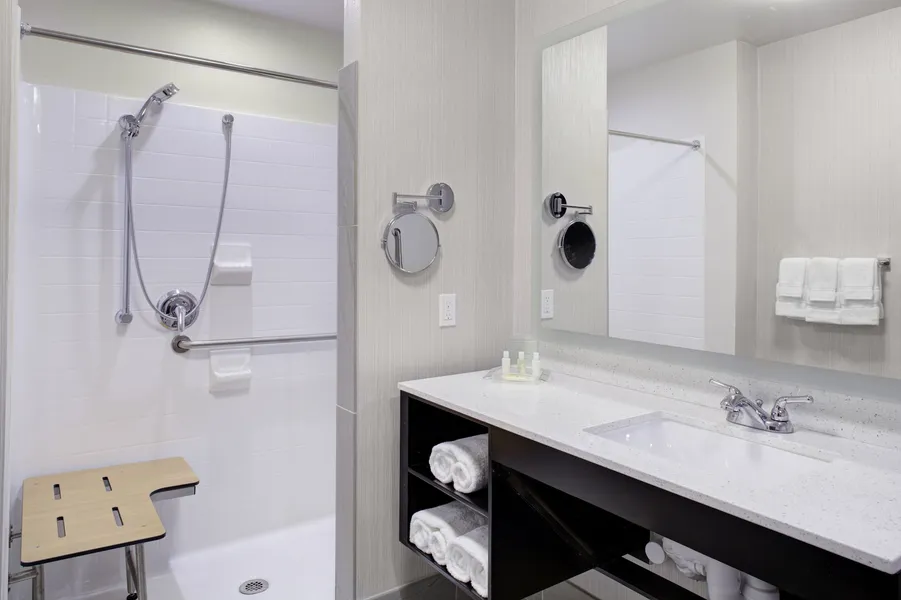 Holiday Inn Windsor Wine Country by IHG hotel detail image 2
