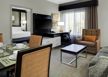 Holiday Inn Windsor Wine Country by IHG hotel thumbnail 3