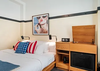 The Maverick by Kasa hotel thumbnail 4