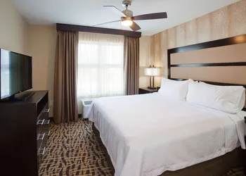 Homewood Suites by Hilton Davenport hotel thumbnail 8