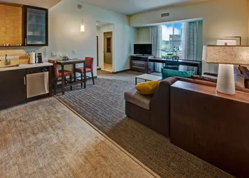 Residence Inn by Marriott Kansas City Downtown/ Convention hotel thumbnail 4