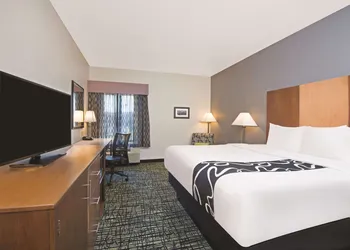 La Quinta Inn & Suites by Wyndham Morgantown hotel thumbnail 6