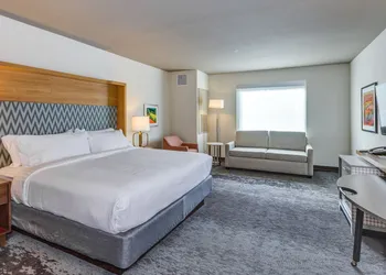Holiday Inn & Suites Bellingham by IHG hotel thumbnail 3