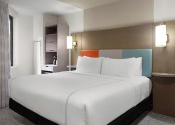 EVEN Hotel Brooklyn by IHG hotel thumbnail 7