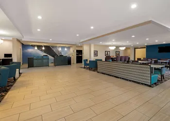 La Quinta Inn & Suites by Wyndham West Monroe hotel thumbnail 2