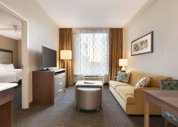 Homewood Suites by Hilton Calgary Downtown hotel thumbnail 4