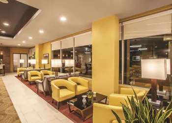 La Quinta Inn & Suites by Wyndham Morgan Hill-San Jose South hotel thumbnail 2