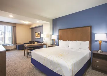 La Quinta Inn & Suites by Wyndham Morgan Hill-San Jose South hotel thumbnail 4