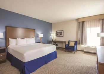 La Quinta Inn & Suites by Wyndham Morgan Hill-San Jose South hotel thumbnail 5