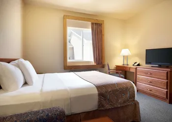 Travelodge by Wyndham Gillette hotel thumbnail 8