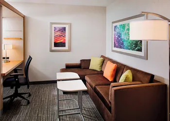 Springhill Suites by Marriott Carle Place Garden City hotel thumbnail 4