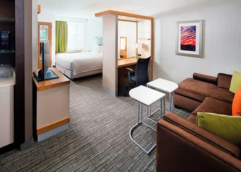 Springhill Suites by Marriott Carle Place Garden City hotel thumbnail 5
