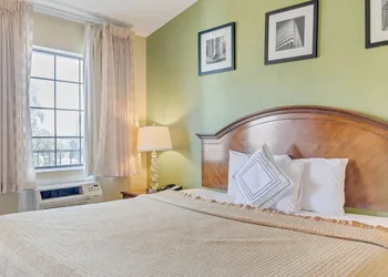 Savannah Garden Hotel hotel thumbnail 4