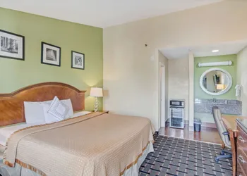 Savannah Garden Hotel hotel thumbnail 6