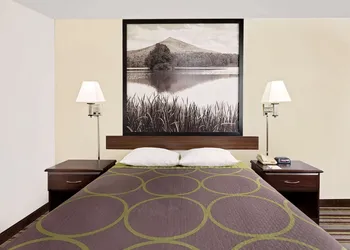 Super 8 by Wyndham Waynesboro hotel thumbnail 8