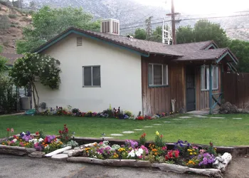 Kern Riverfront Lodge hotel thumbnail 6
