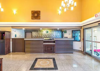 Quality Inn and Suites hotel thumbnail 4