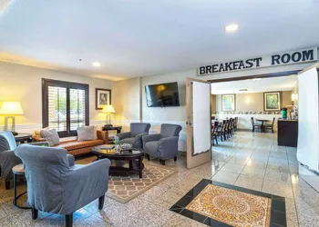 Quality Inn and Suites hotel thumbnail 5