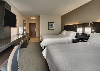 Holiday Inn Express & Suites Lancaster East - Strasburg by IHG hotel thumbnail 2